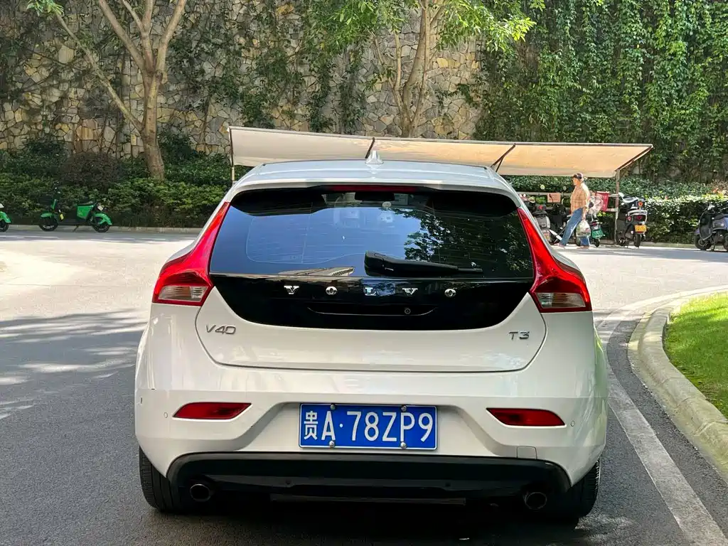 Volvo V40 — миниатюра 8