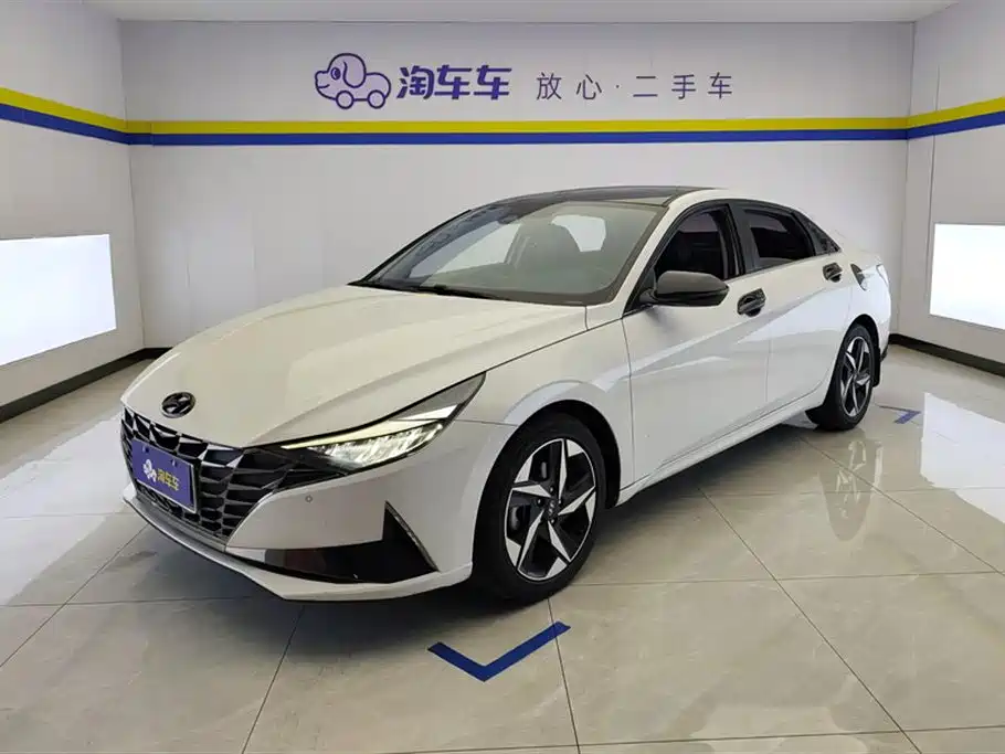 Hyundai Elantra 2022
