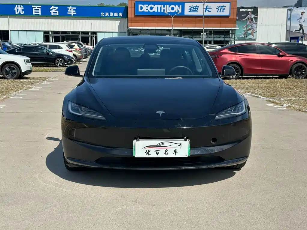 Tesla Model 3 — миниатюра 13