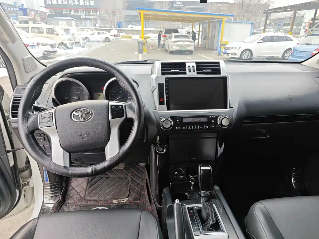 TOYOTA PRADO