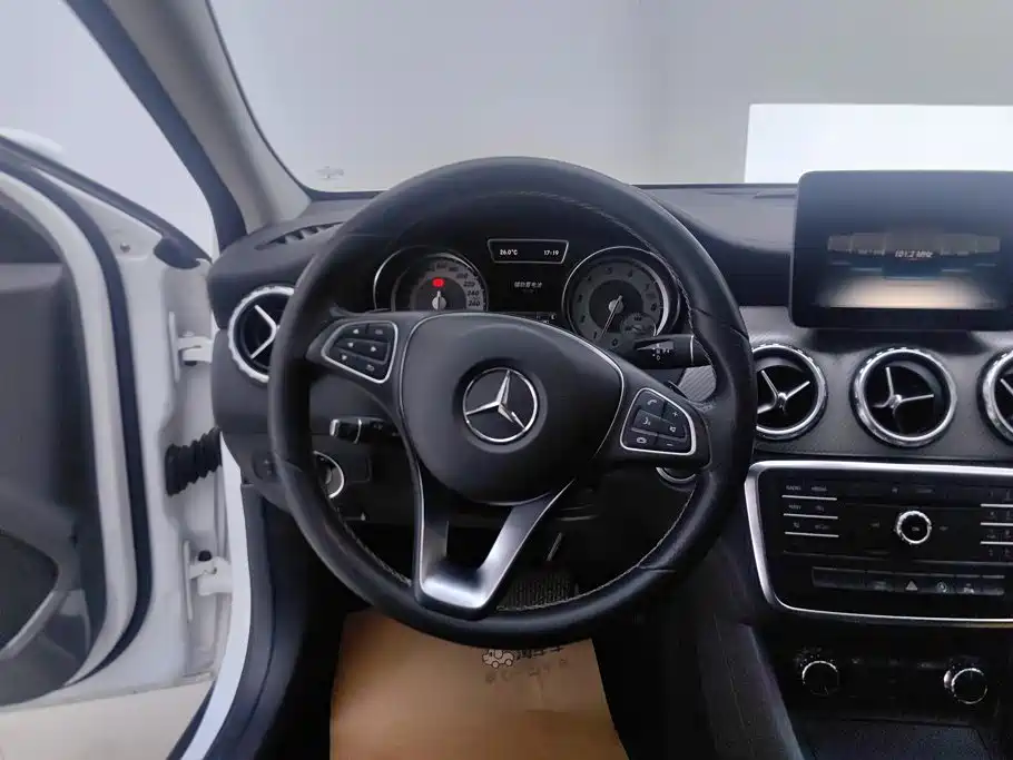 Mercedes-Benz GLA — миниатюра 15