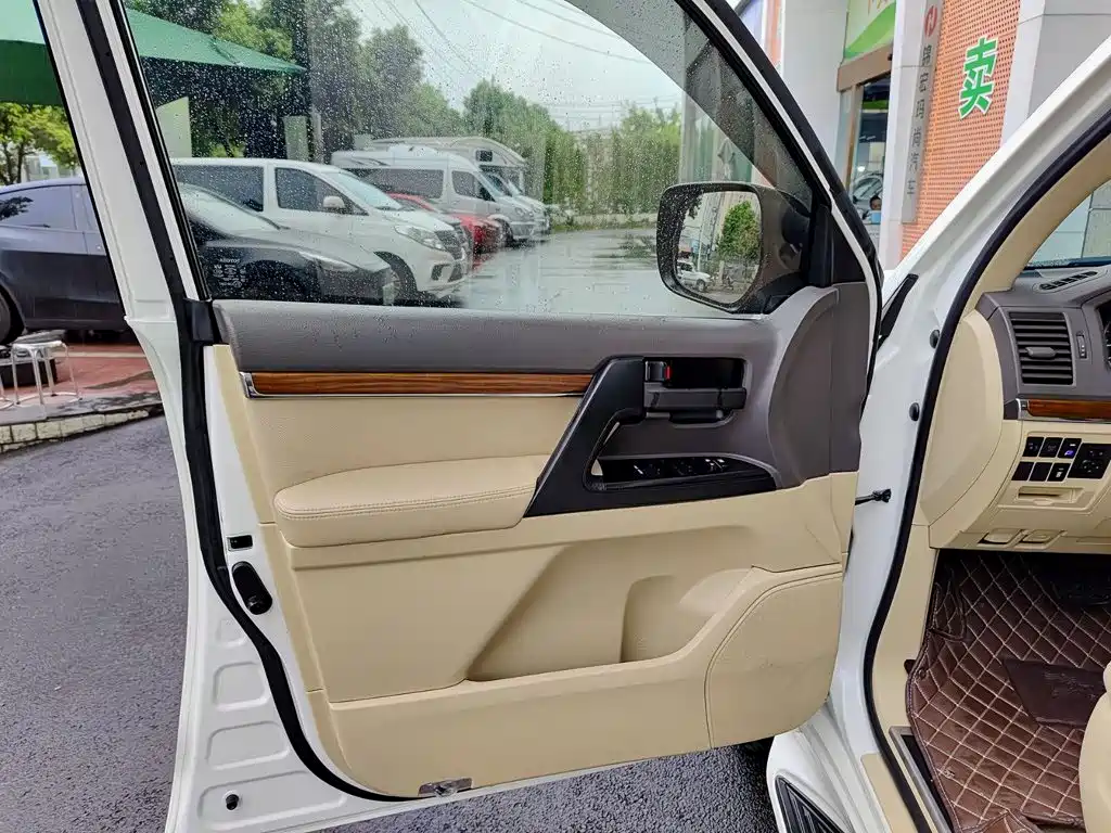 Toyota Land Cruiser — миниатюра 6