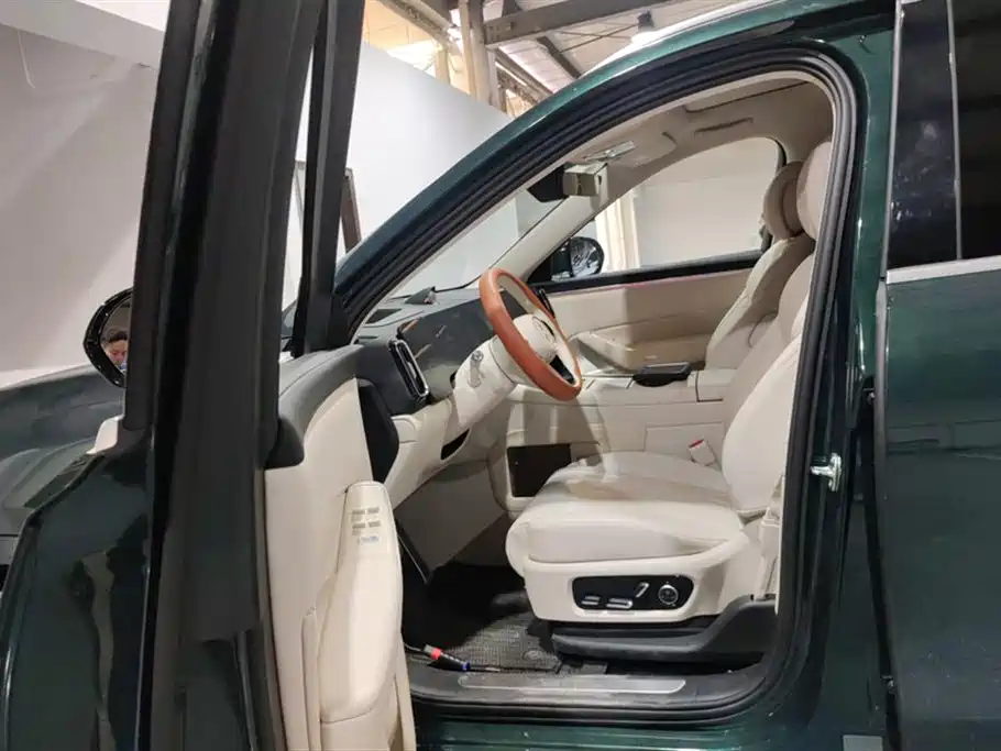 Aito M8 2025 Max 37kWh 5 мест (192 )