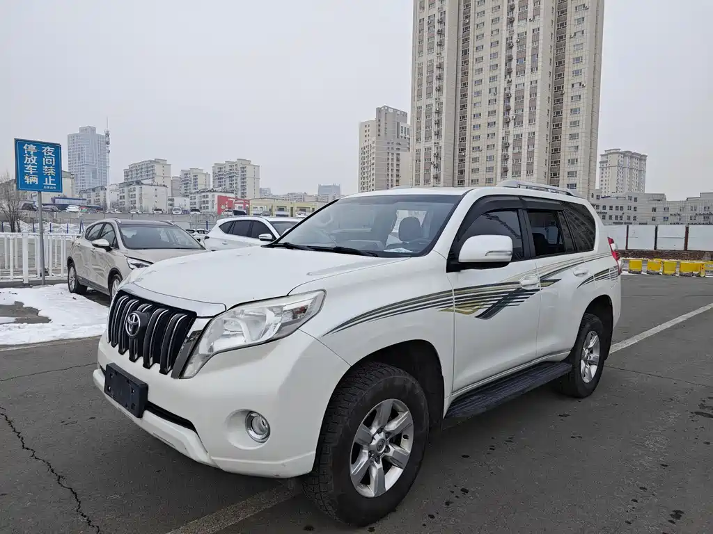TOYOTA PRADO