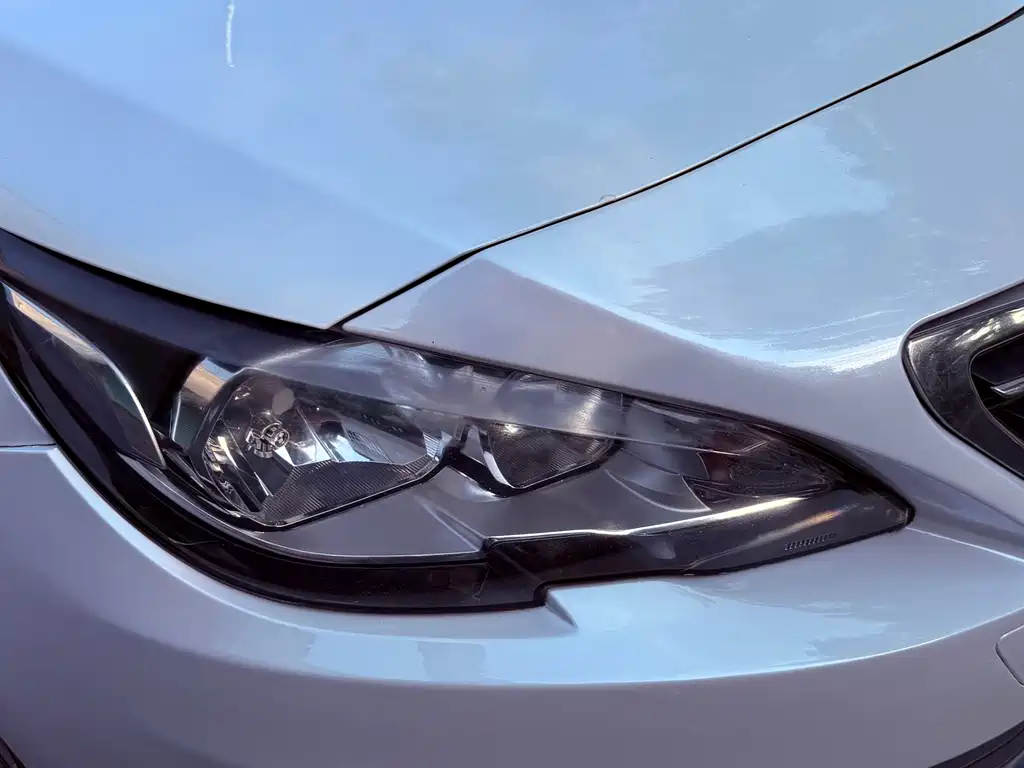 Peugeot 408 — миниатюра 12