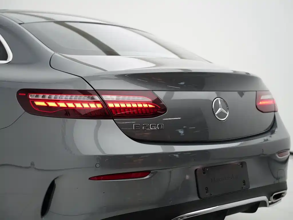 Mercedes-Benz E-Class (Import) — миниатюра 21