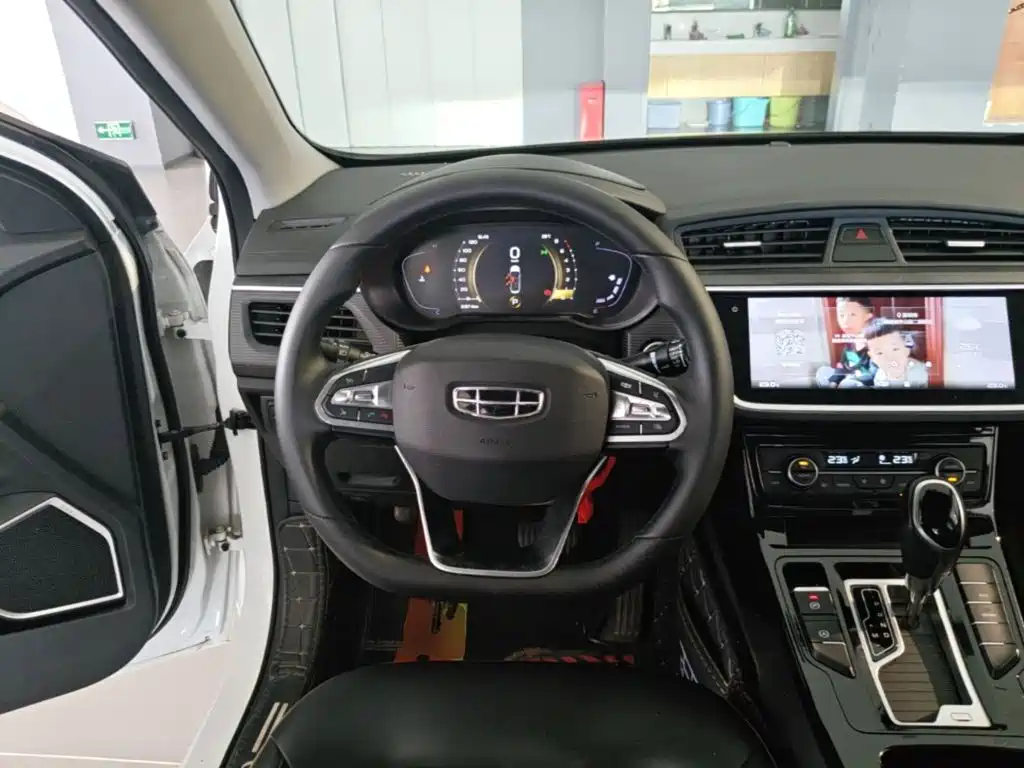 Geely Emgrand GL — миниатюра 11