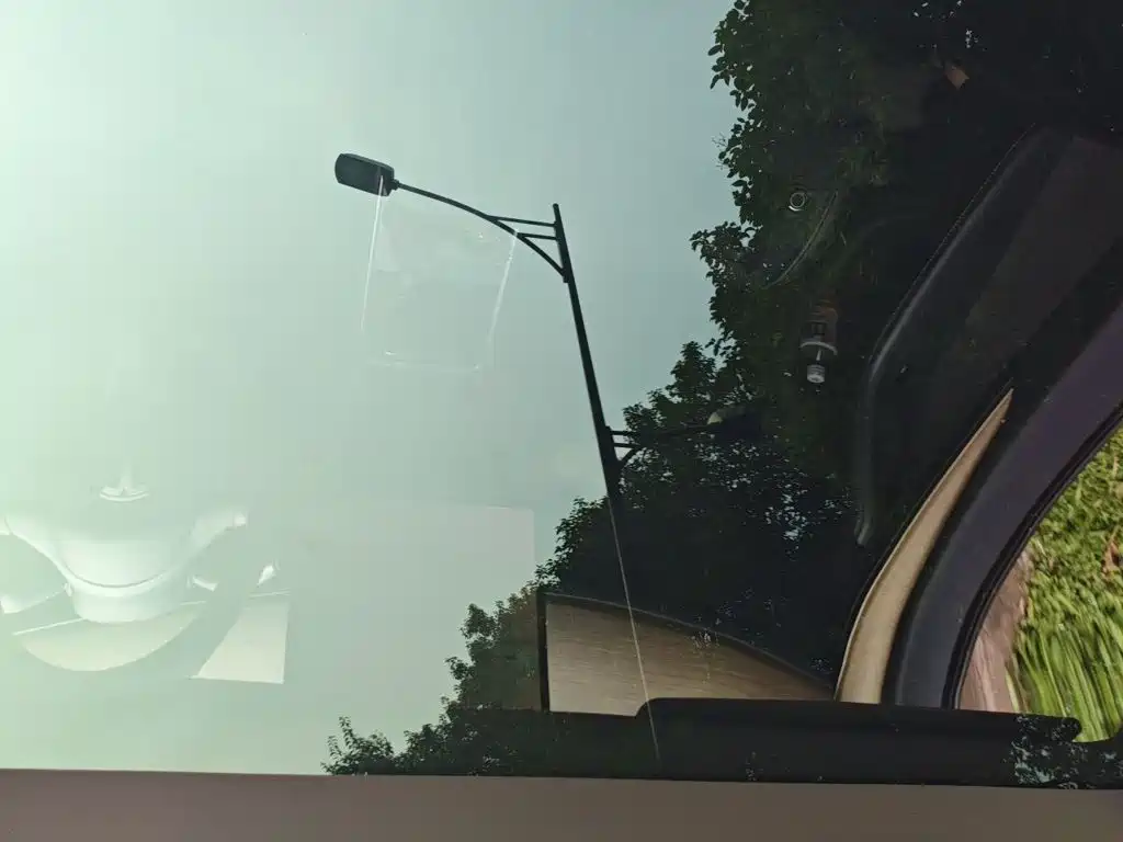 Tesla Model Y — миниатюра 20