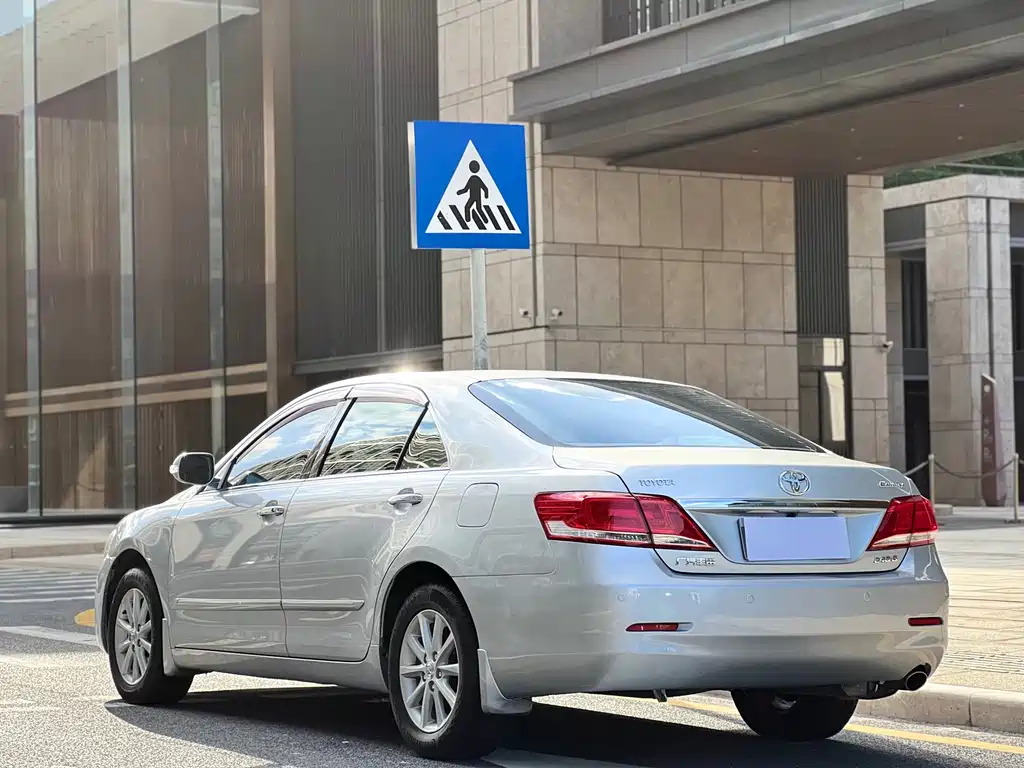 Toyota Camry — миниатюра 26