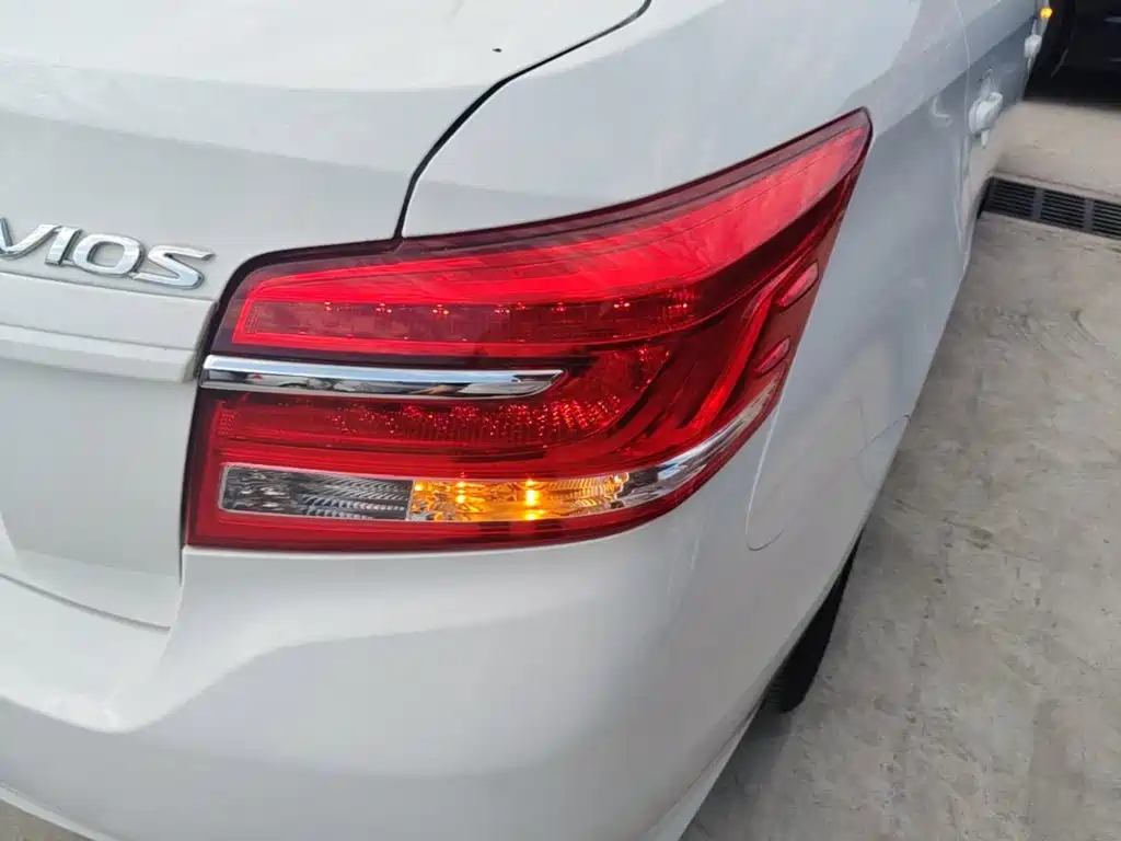 Toyota Vios — миниатюра 8