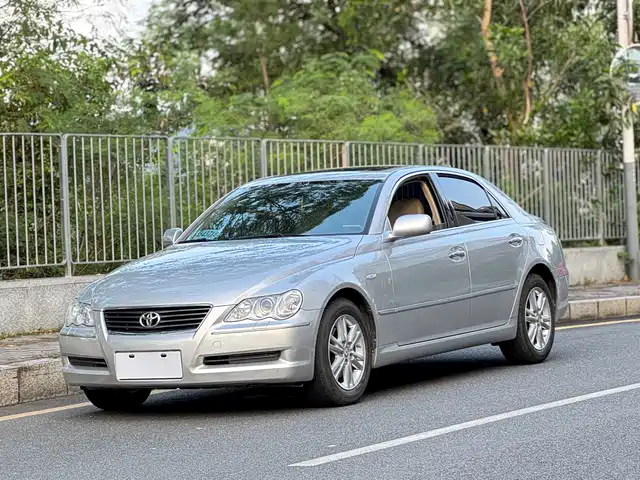 Toyota Reiz