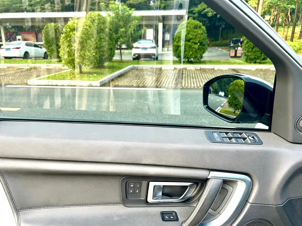 Land Rover Discovery Sport — миниатюра 14