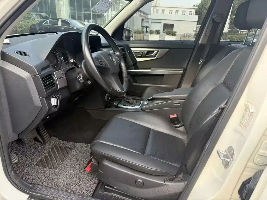 Mercedes-Benz GLK-Class (Import) — миниатюра 4