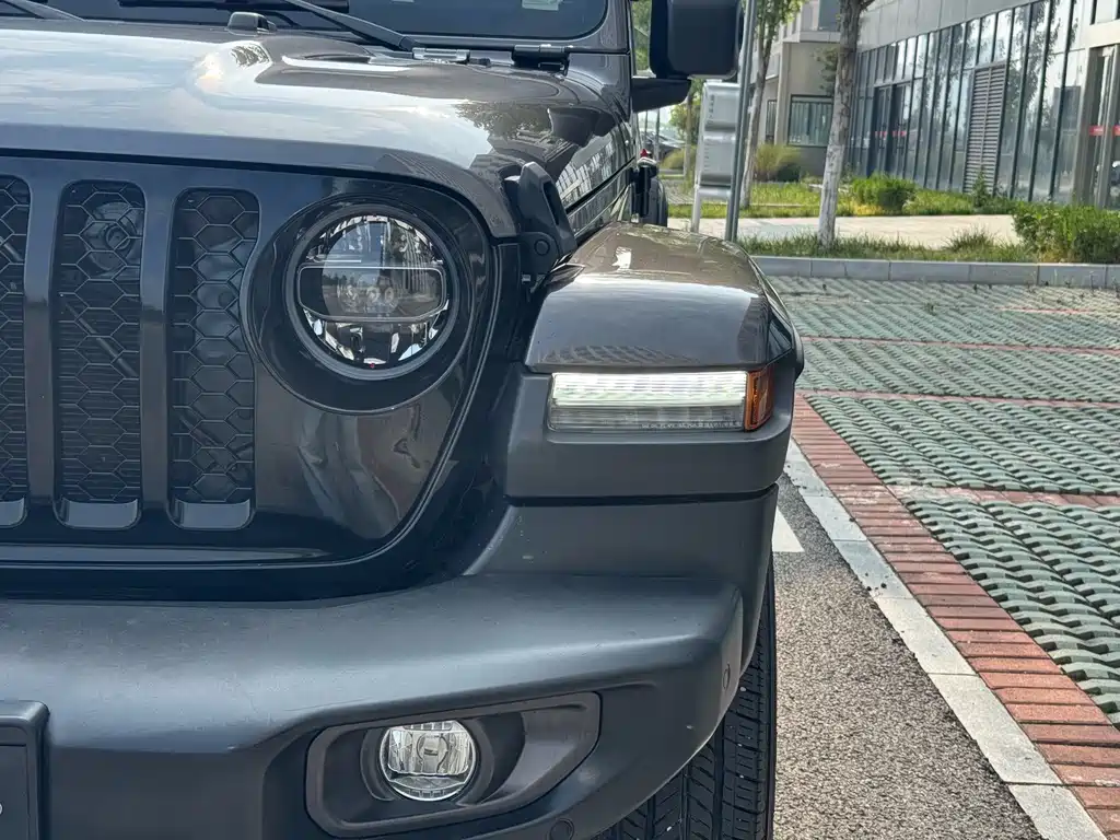 Jeep Gladiator — миниатюра 3