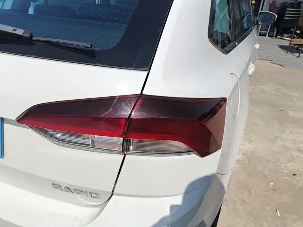 Skoda Rapid Spaceback — миниатюра 8