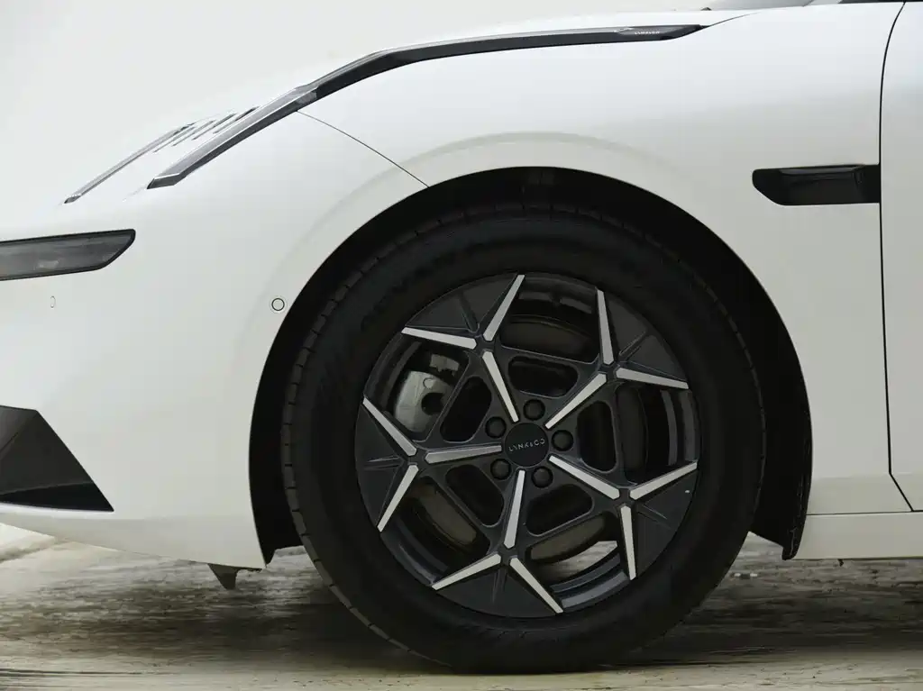 Lynk & Co 10 — миниатюра 20