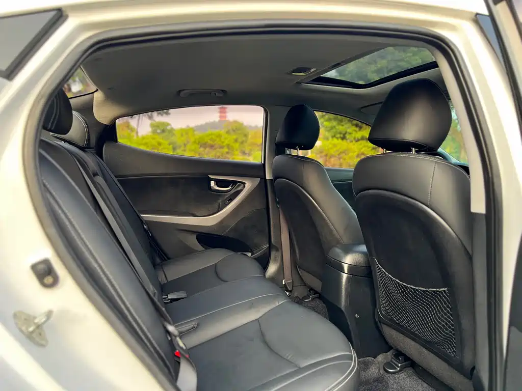Hyundai Elantra Langdong — миниатюра 14