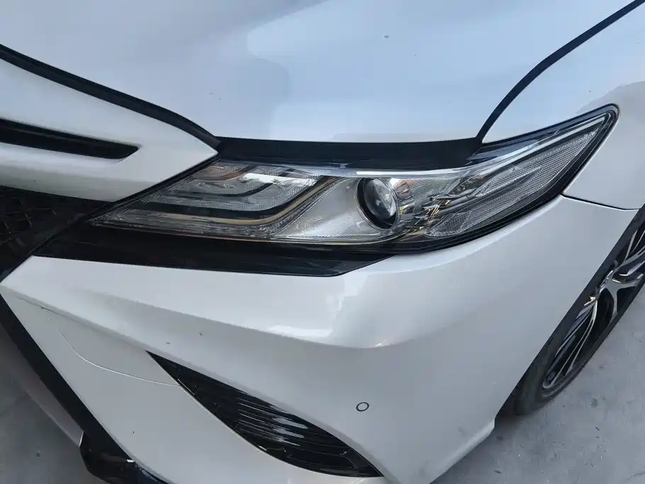 Toyota Camry — миниатюра 5