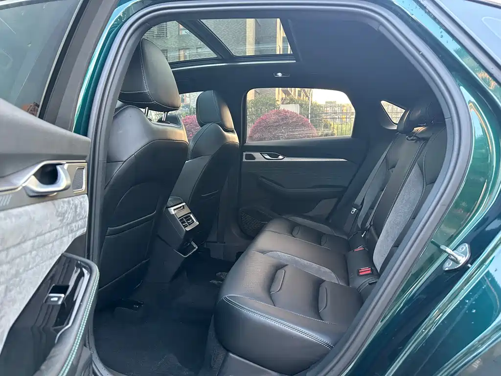 GEELY AUTOMOBILE XINGRUI