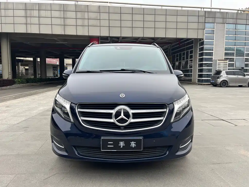 Mercedes-Benz V-Class V 2018 V 260 L Luxury Long Wheelbase VI