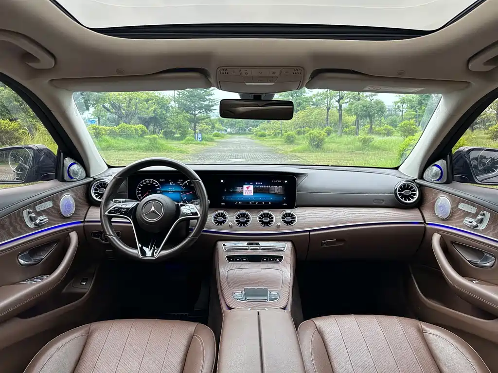 Mercedes-Benz E-Class — миниатюра 6