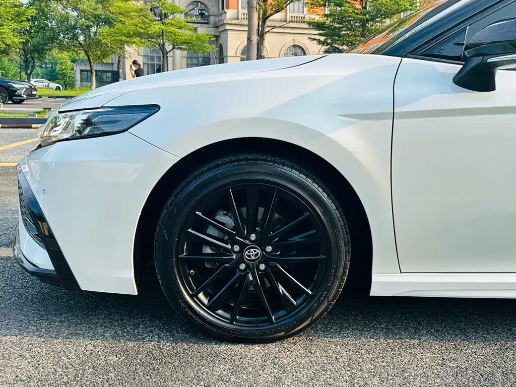 Toyota Camry — миниатюра 9