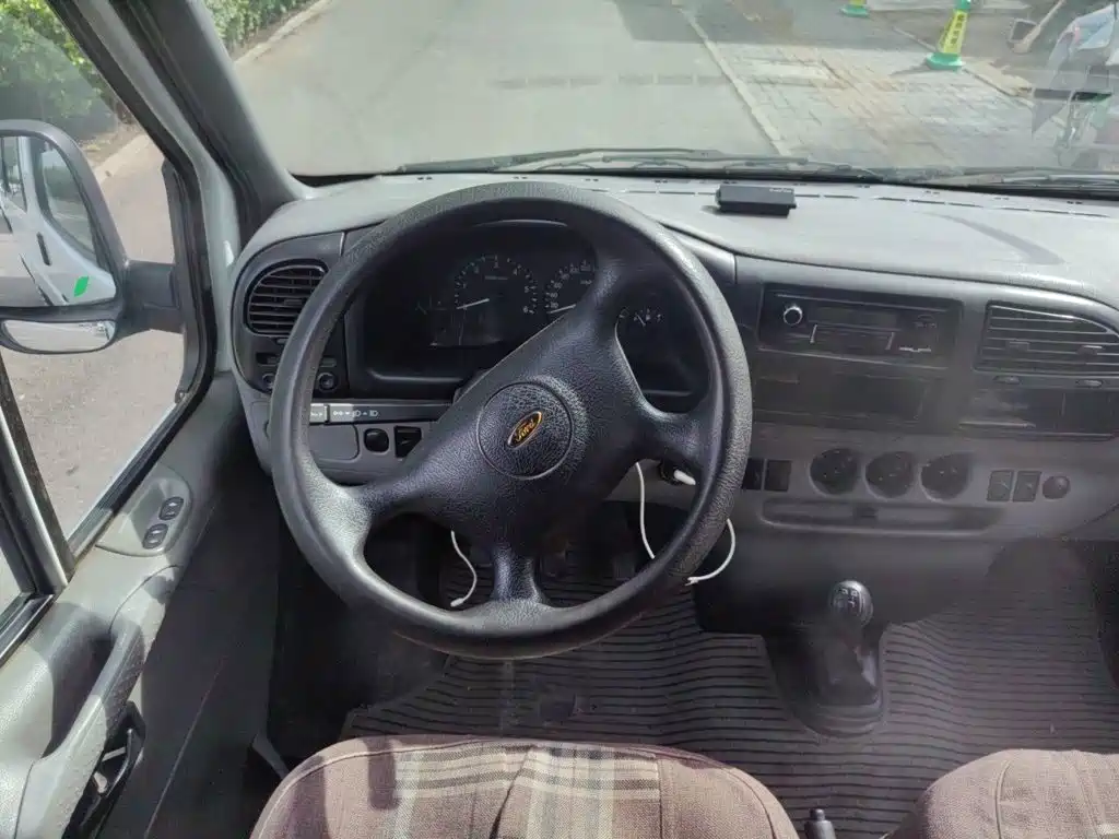 Ford Transit Classic — миниатюра 3