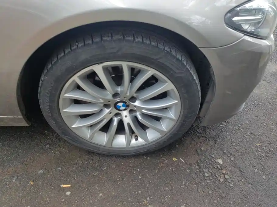 BMW 5 Series — миниатюра 6