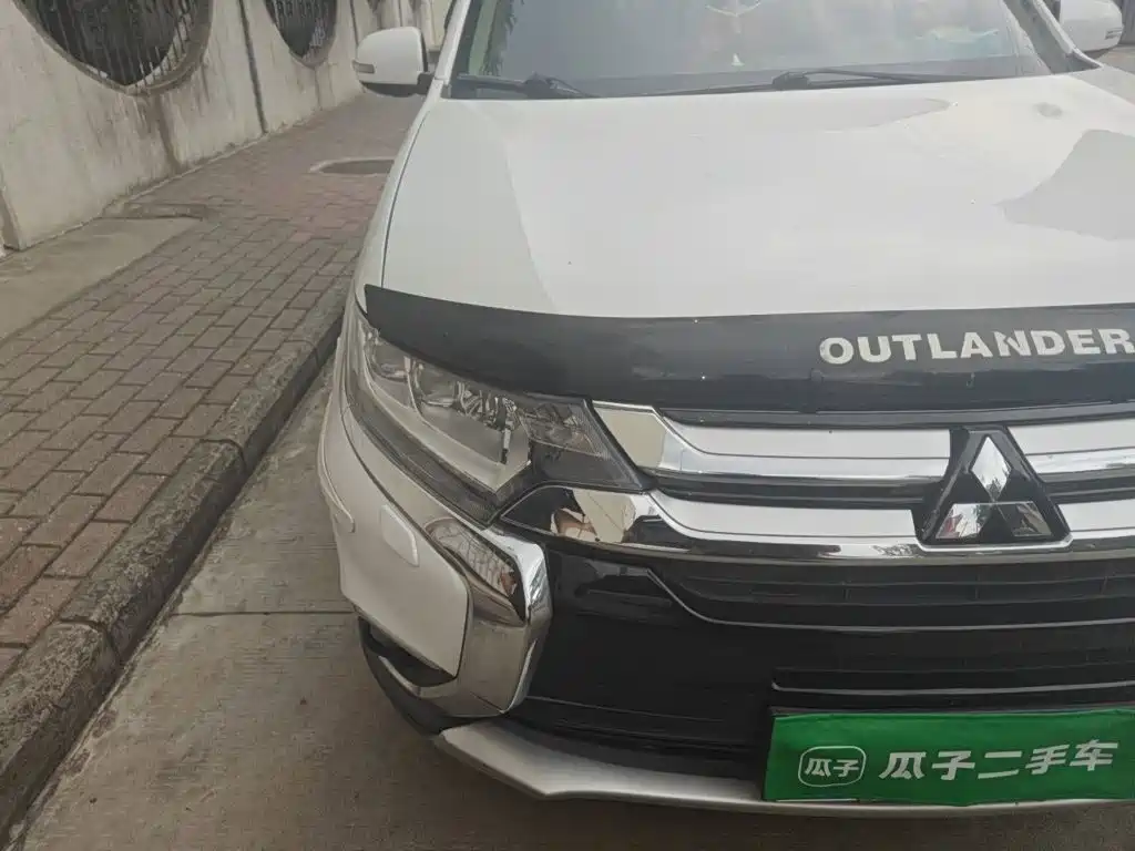 Mitsubishi Outlander — миниатюра 7