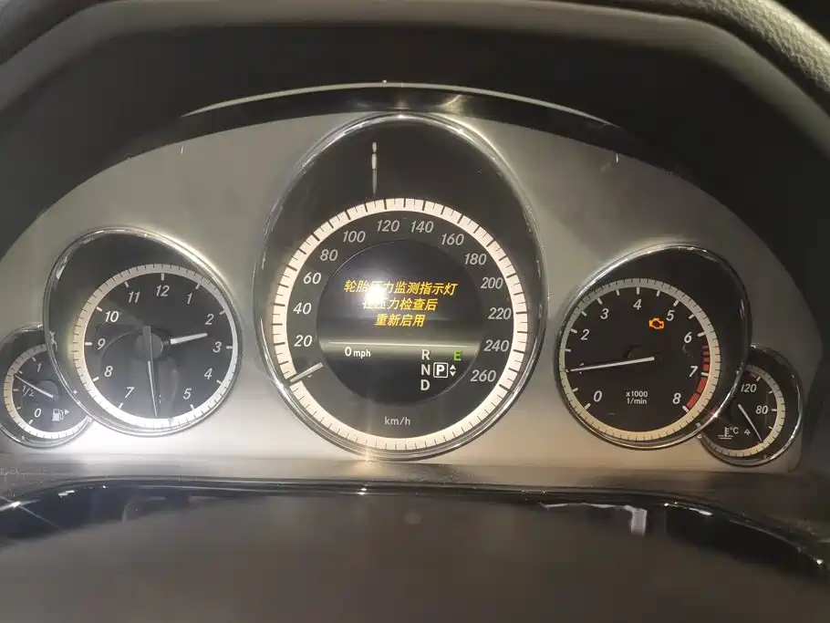 Mercedes-Benz E-Class — миниатюра 14