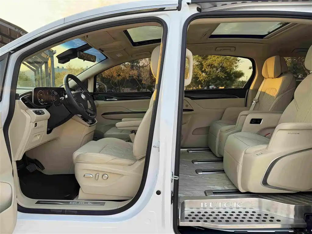 Buick GL8 — миниатюра 11