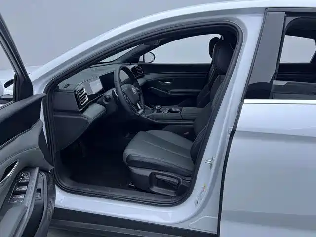 BYD Qin L — миниатюра 6