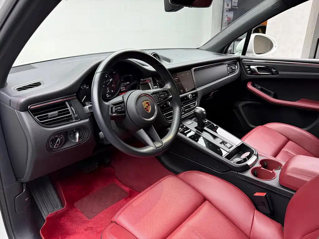 Porsche Macan — миниатюра 3
