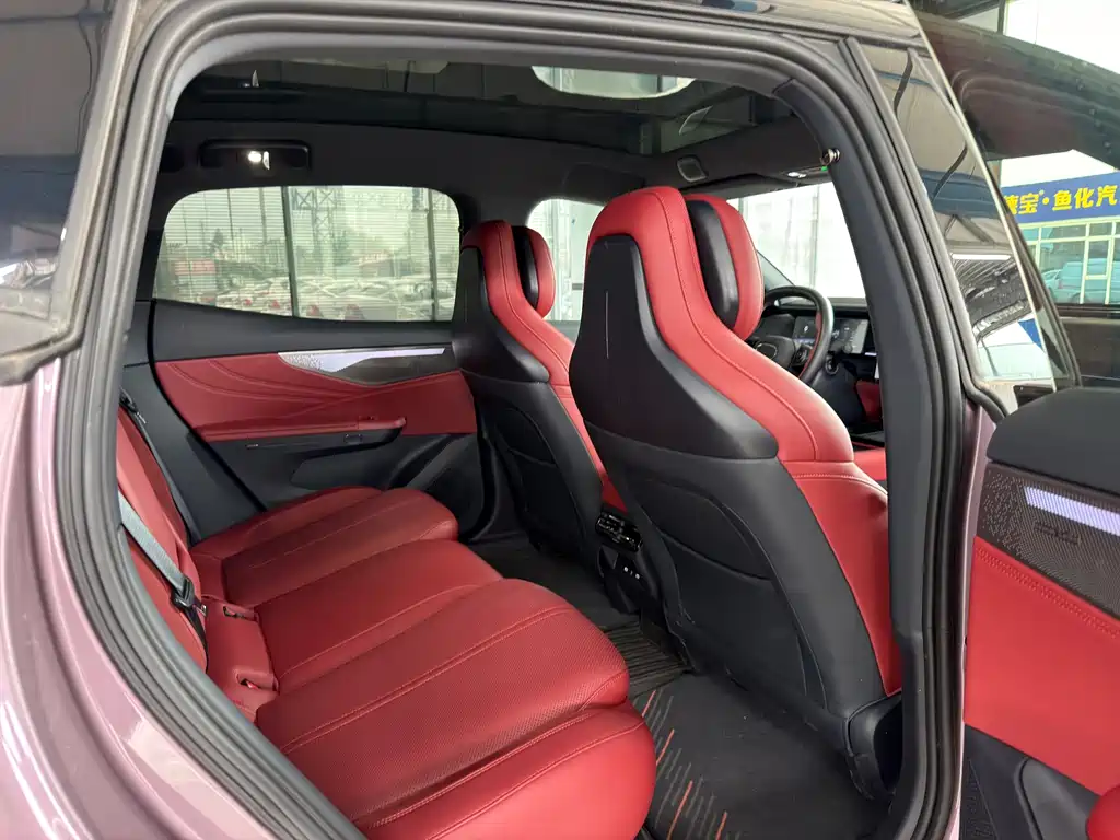 Lynk & Co 07 EM-P — миниатюра 10