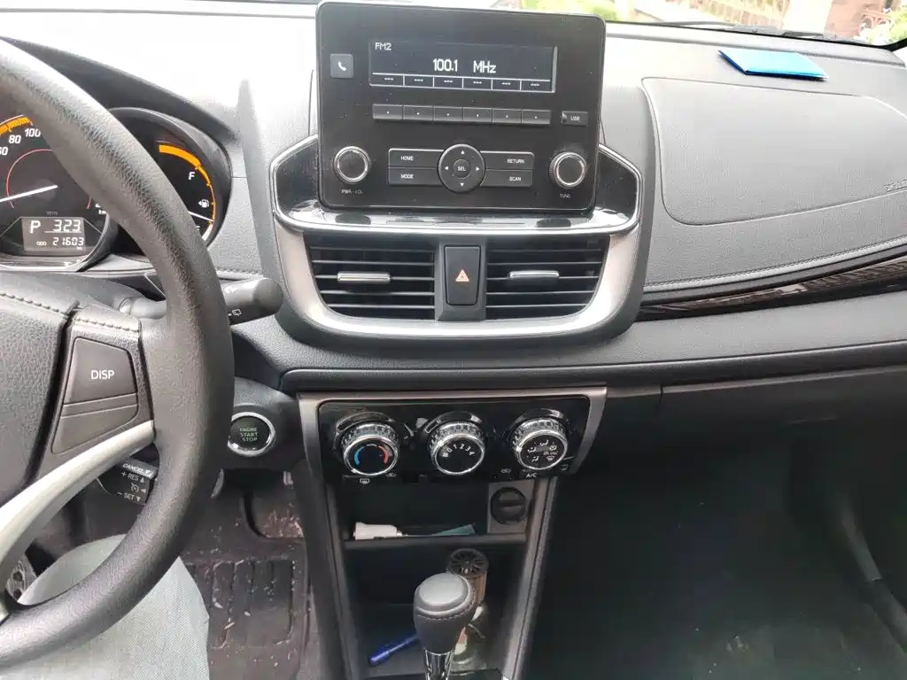 Toyota Yaris L — миниатюра 9