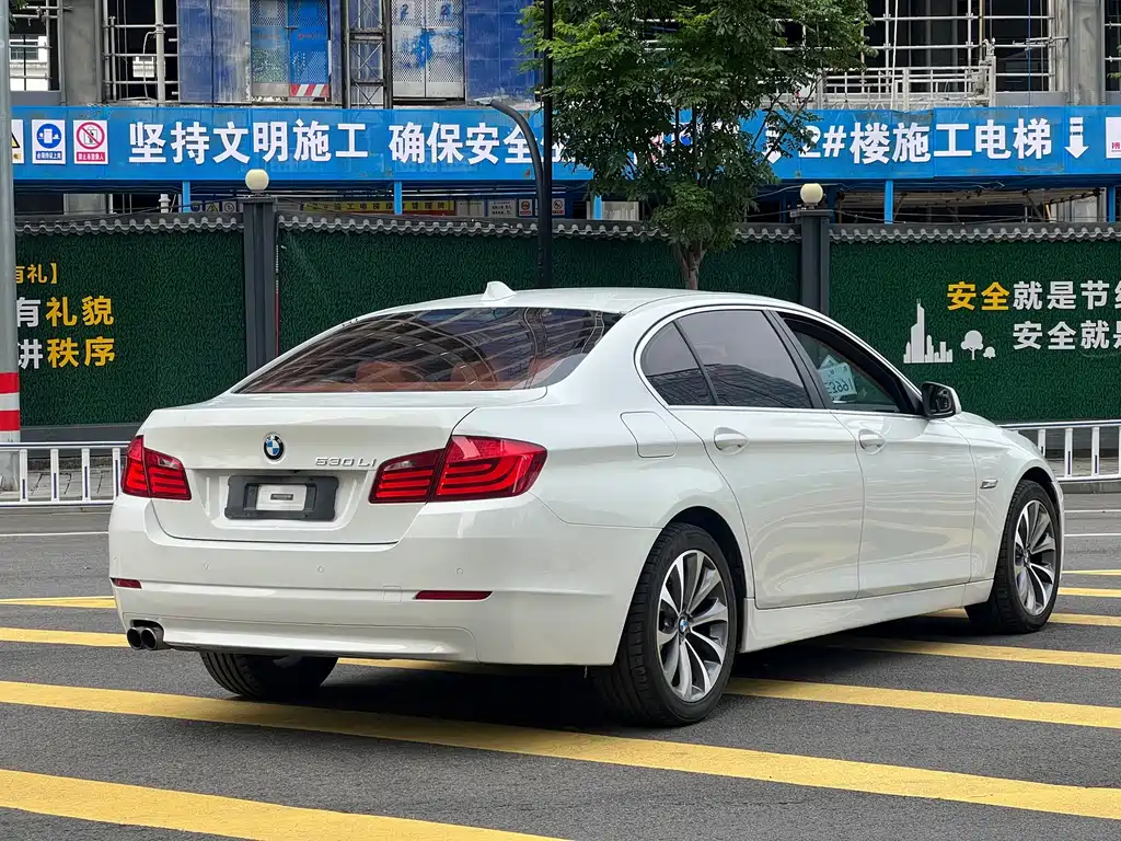 BMW 5 Series — миниатюра 8
