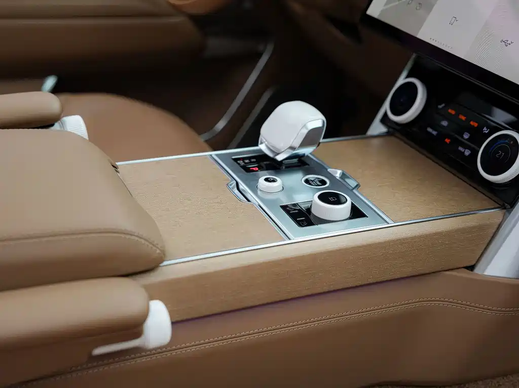 Land Rover Range Rover — миниатюра 28