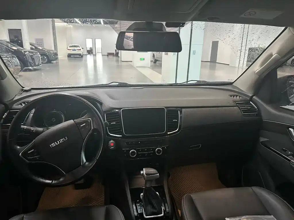 Isuzu MU-X — миниатюра 7
