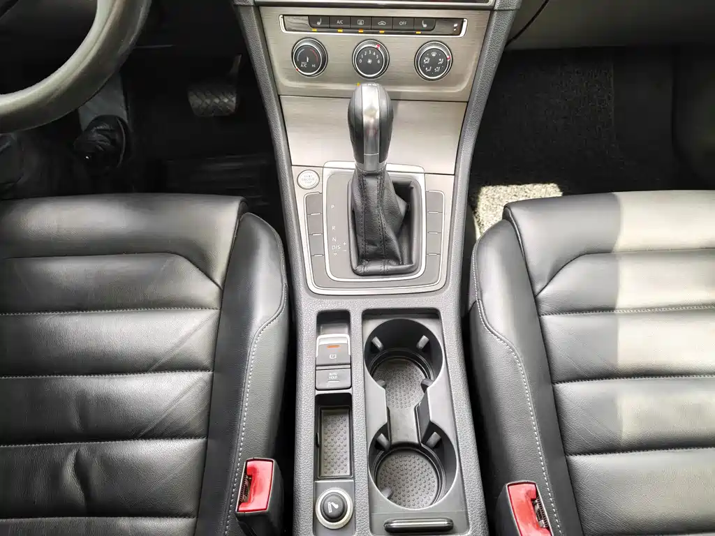 Volkswagen Golf — миниатюра 14