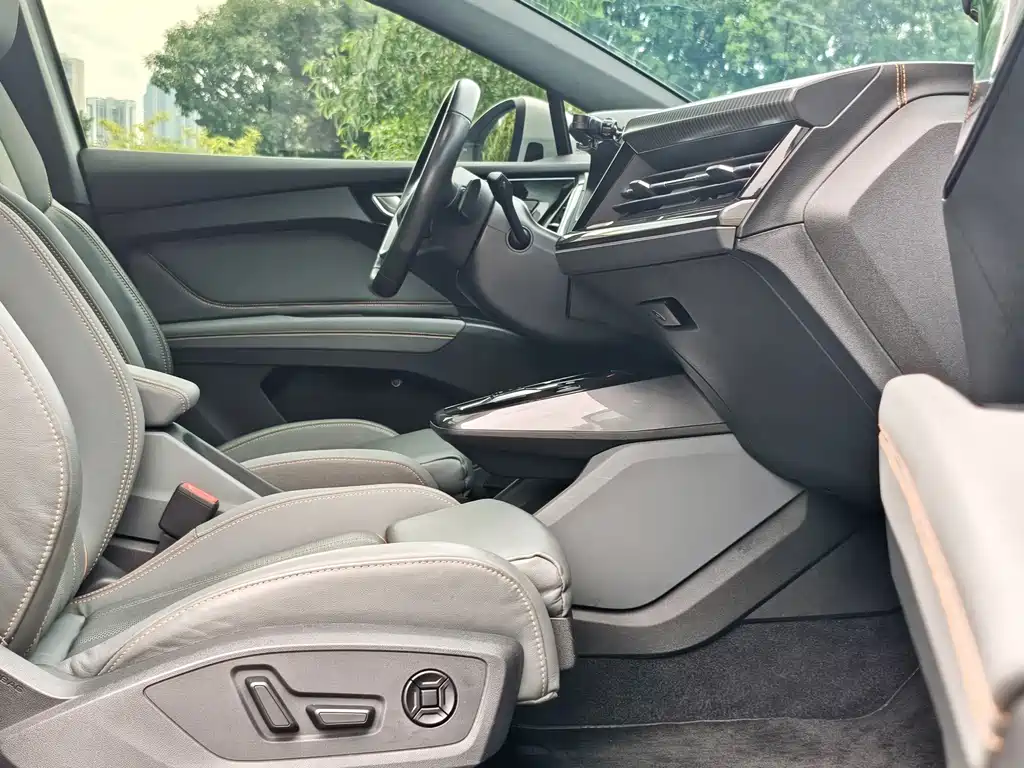 Audi Q4 e-tron — миниатюра 16