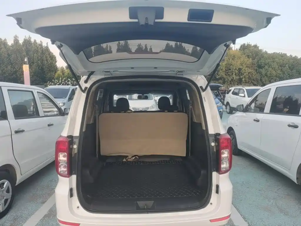 Wuling Hongguang — миниатюра 19