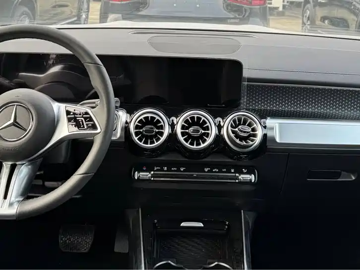 Mercedes-Benz EQB — миниатюра 10