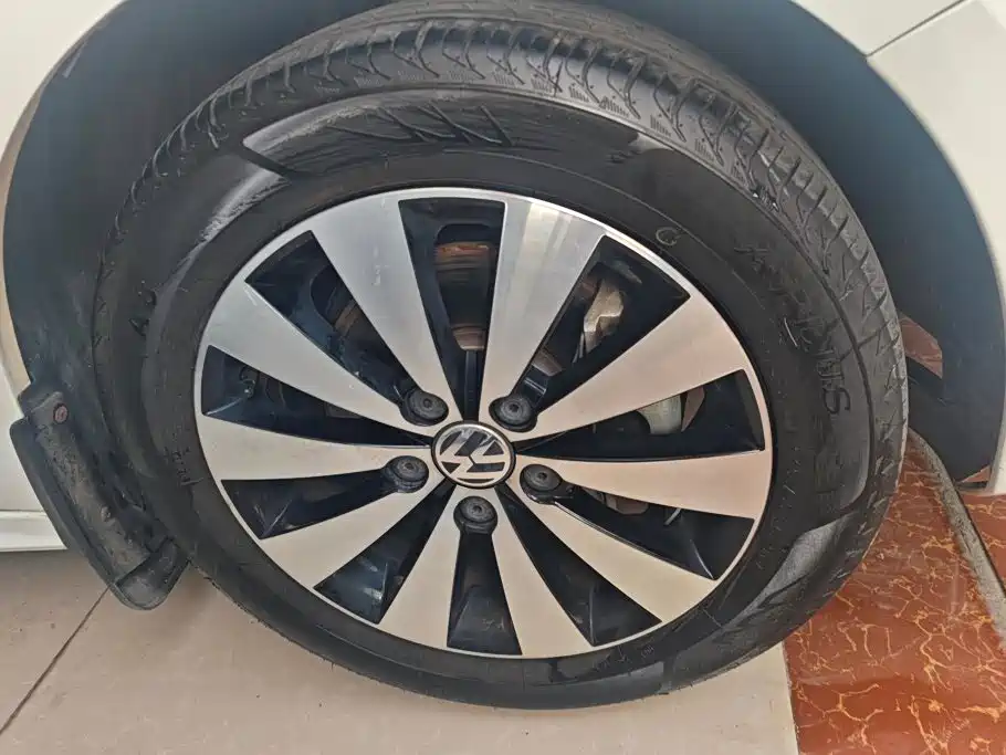 Volkswagen Sagitar — миниатюра 6