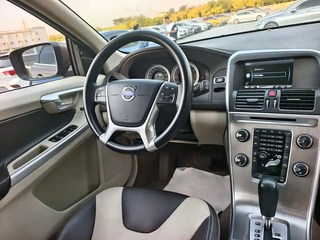 Volvo XC60 (Import) — миниатюра 13