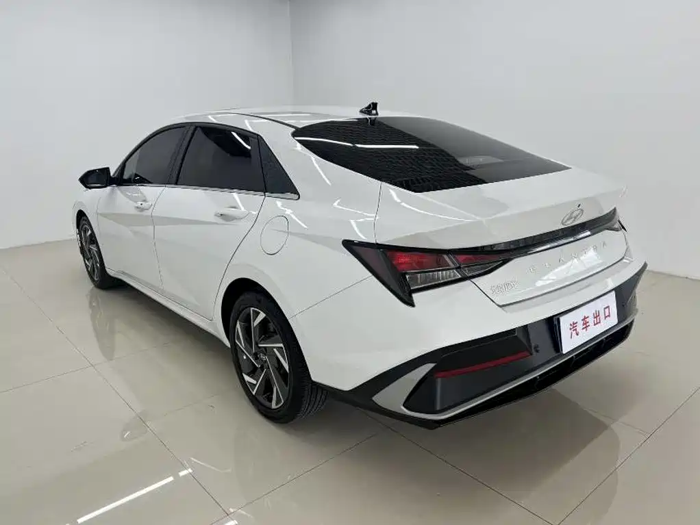 Hyundai Elantra — миниатюра 6