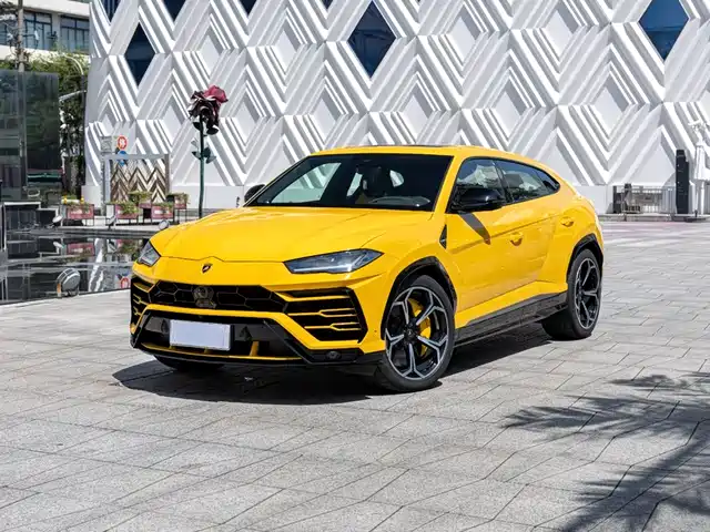 LAMBORGHINI URUS 2021