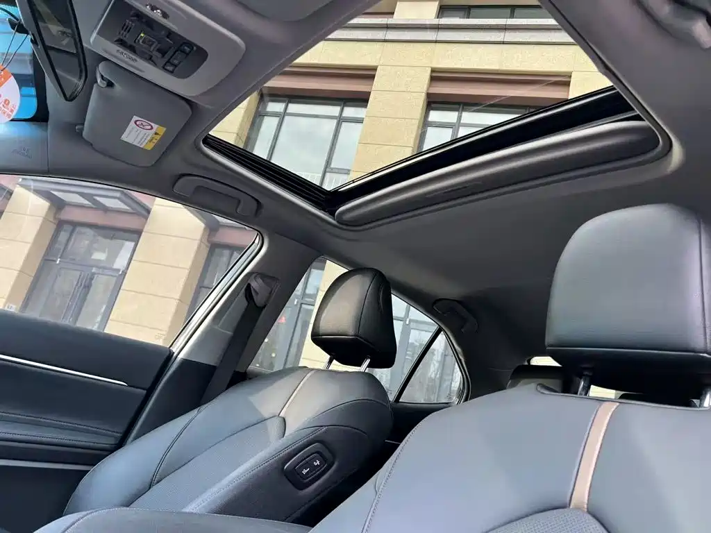 Toyota Camry — миниатюра 15