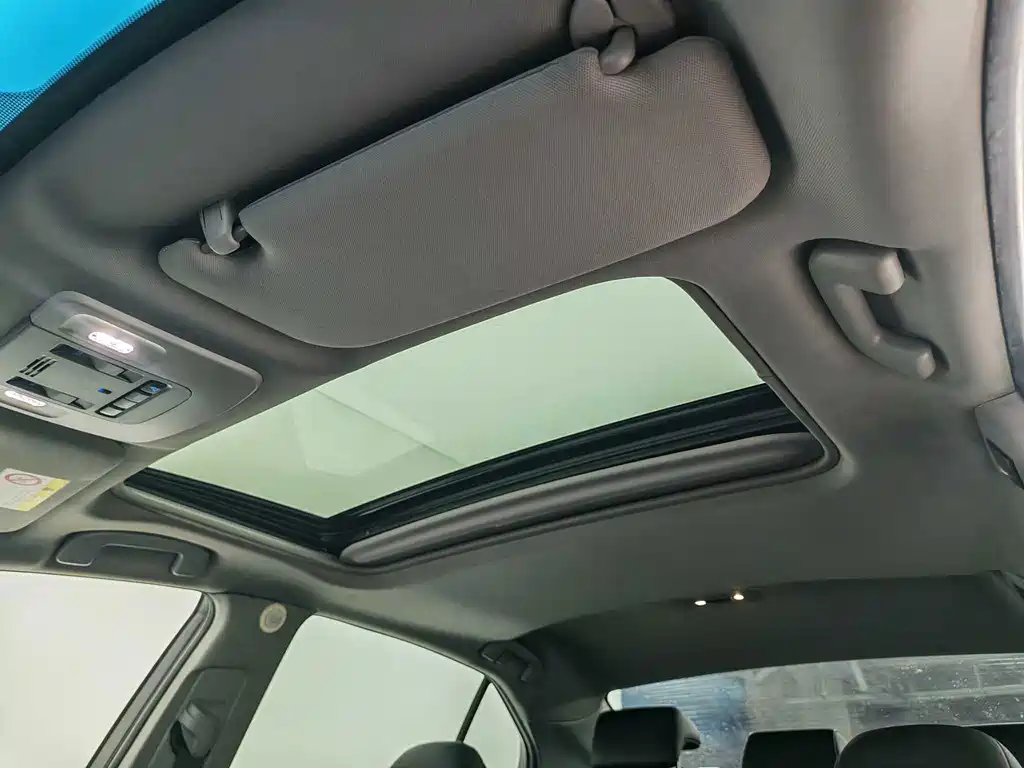 Toyota Camry — миниатюра 19