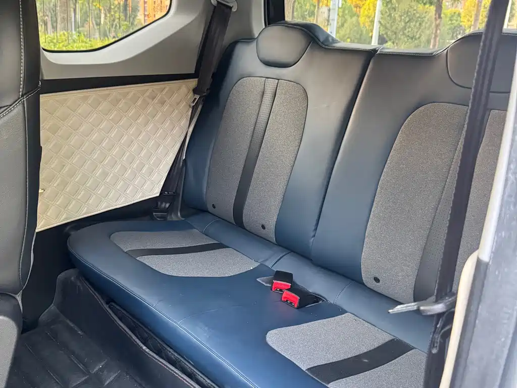 Wuling MINIEV — миниатюра 6