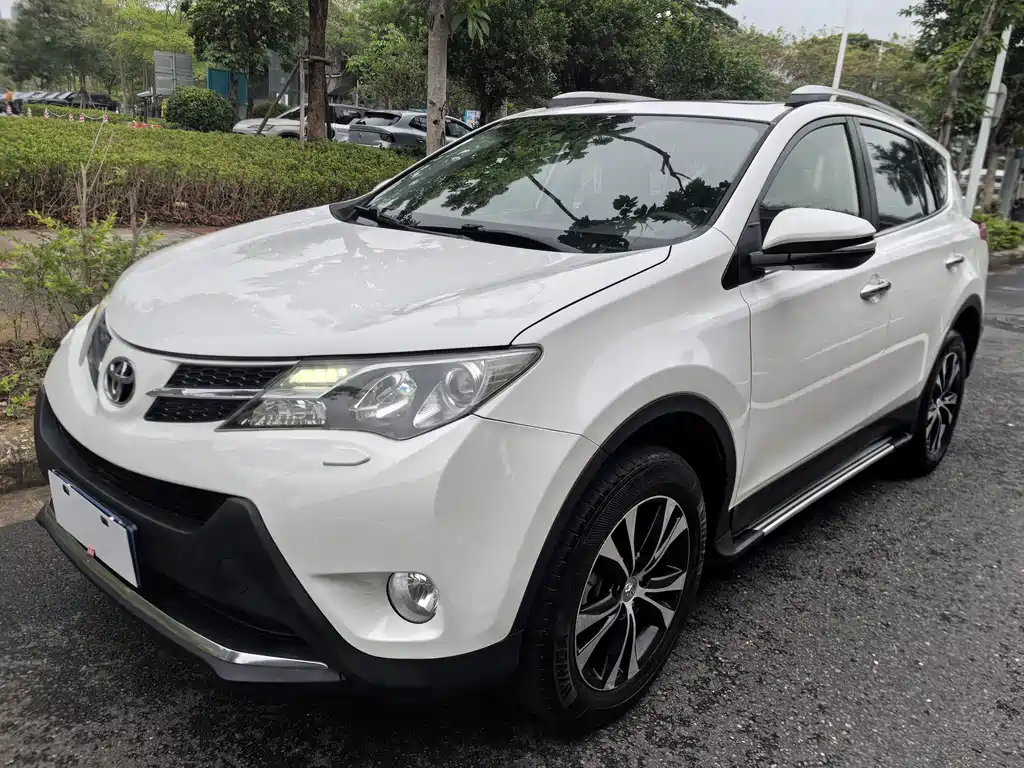 Toyota RAV4 2014